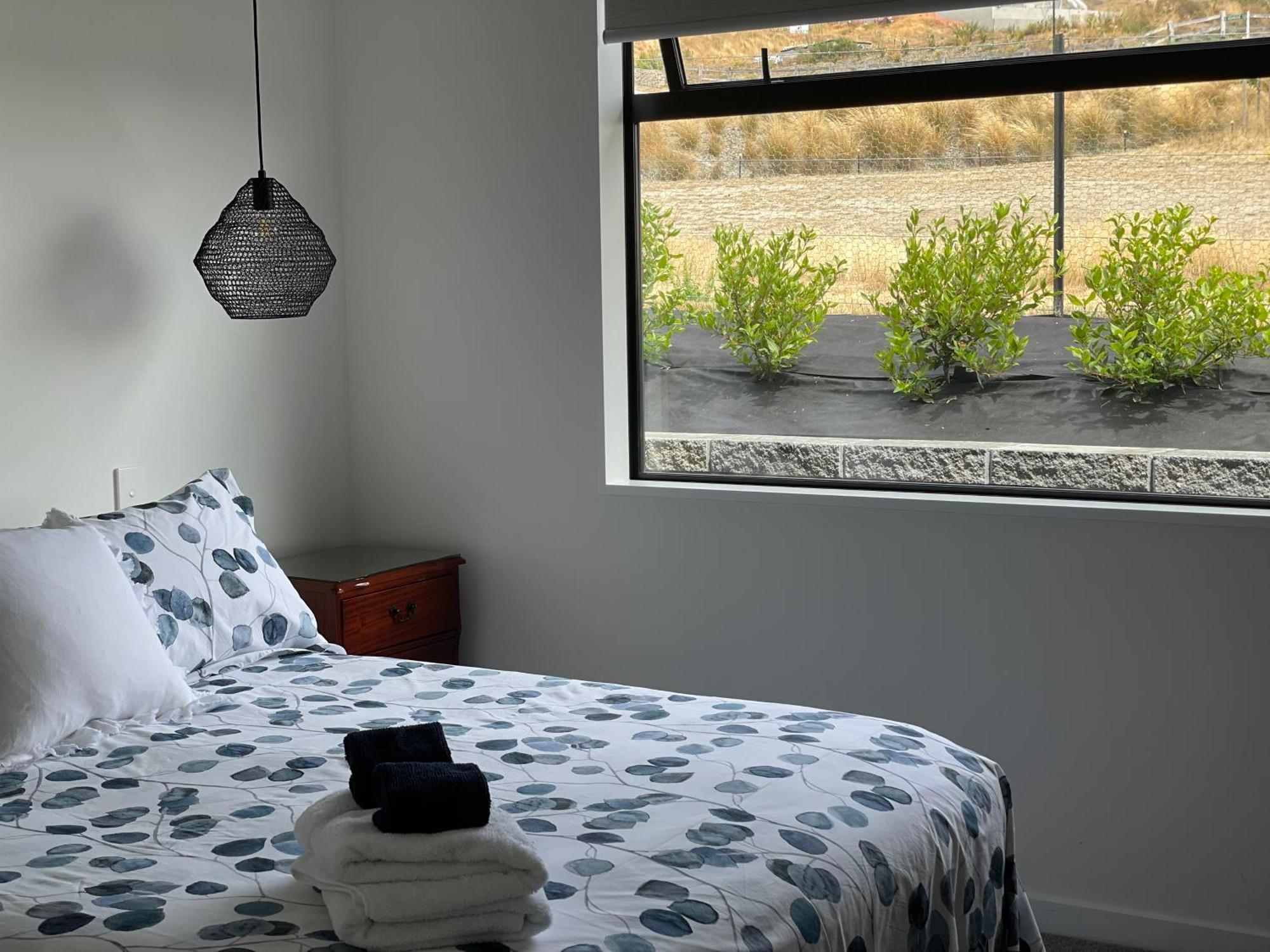 Lake Views - New Apartment With Room To Relax วานากา ภายนอก รูปภาพ